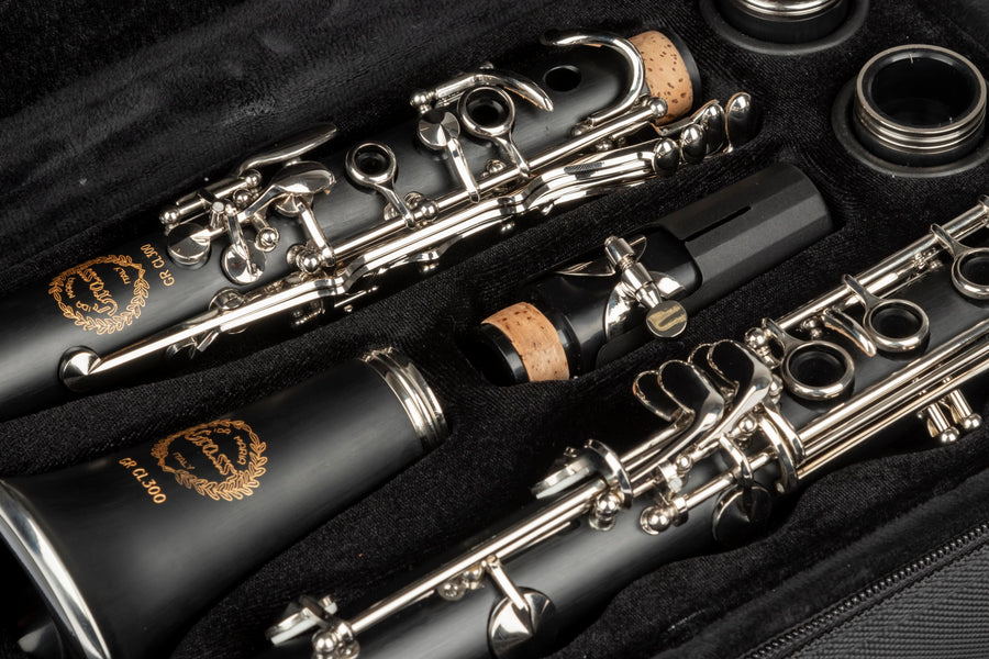 Grassi GR CL300 Clarinet in B♭ 17 Keys Pisoni Pads ABS Body Wood Like Finish Black (Master Series)
